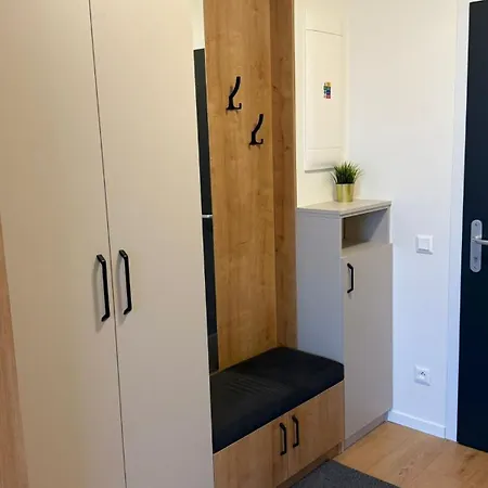 Chic 1br & 1lr Panoramic Sky View 아파트