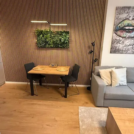 شقة Chic 1br & 1lr Panoramic Sky View