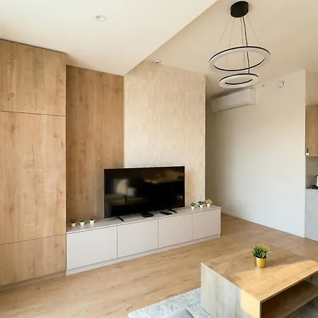 Chic 1br & 1lr Panoramic Sky View 아파트 *